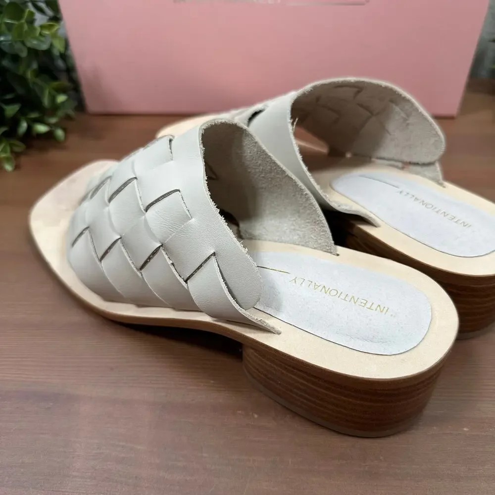 INTENTIONALLY BLANK Women's Kelly Woven Leather Sandals Cream Size 8